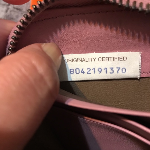 Bottega Veneta zippy wallet in pink authentic - Picture 8 of 12